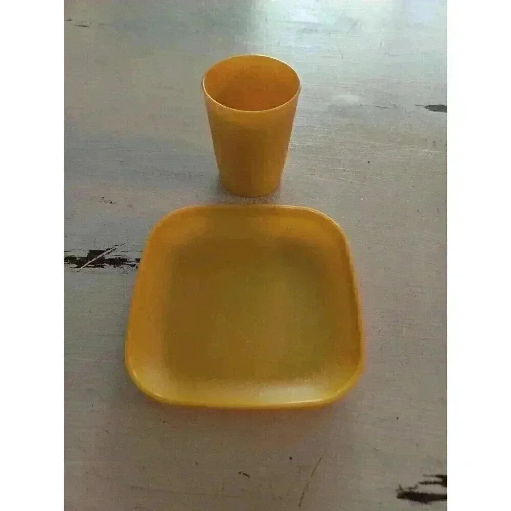 Tupperware TupperToys Mini Luncheon Plate And Cup  Yellow